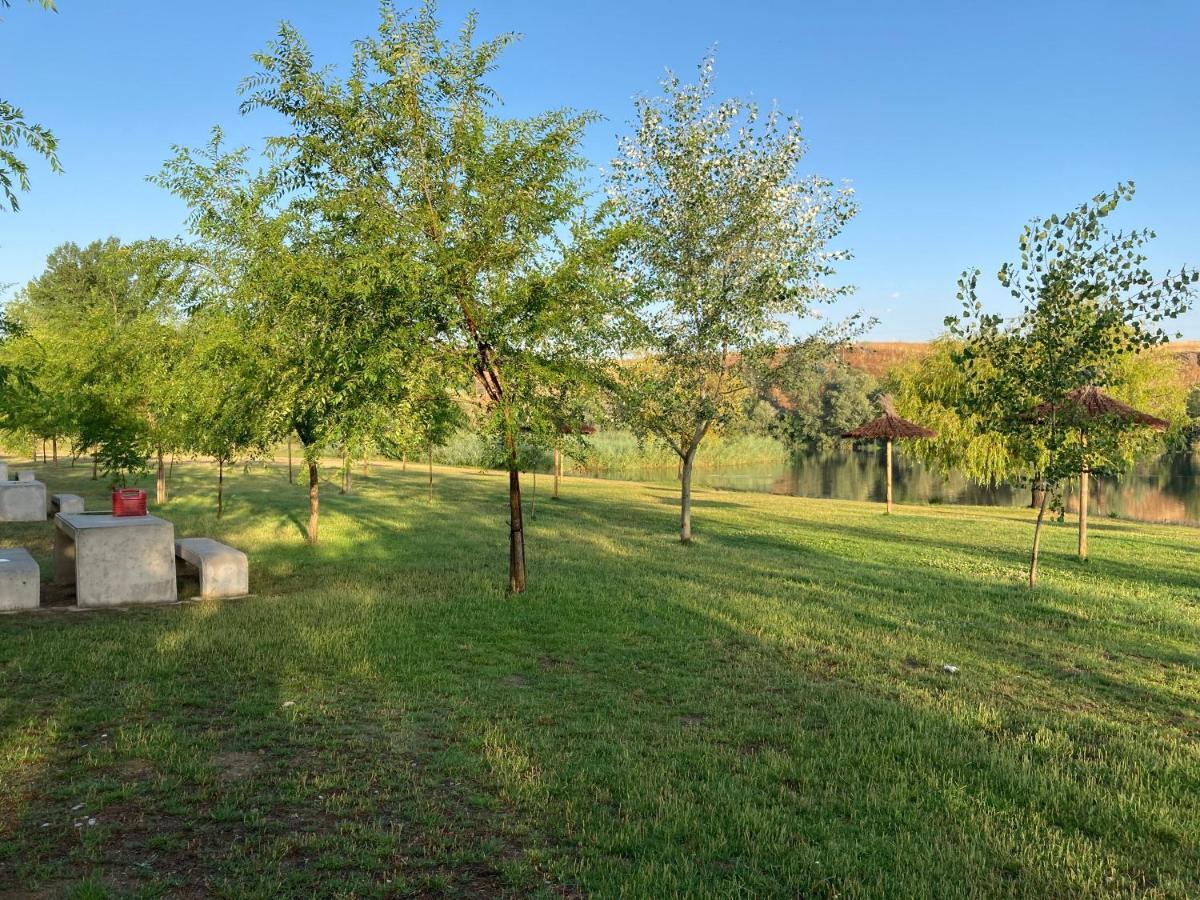 Apartamento Alojamiento LA DUQUESITA Alba De Tormes Exterior foto