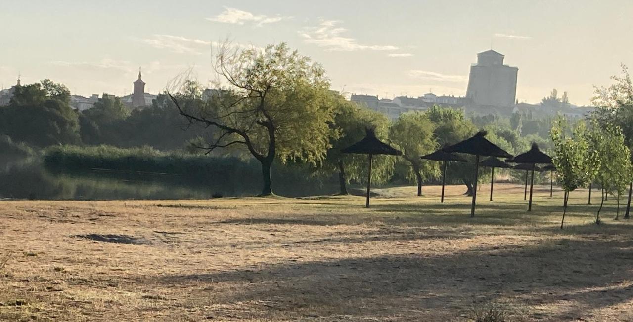 Apartamento Alojamiento LA DUQUESITA Alba De Tormes Exterior foto