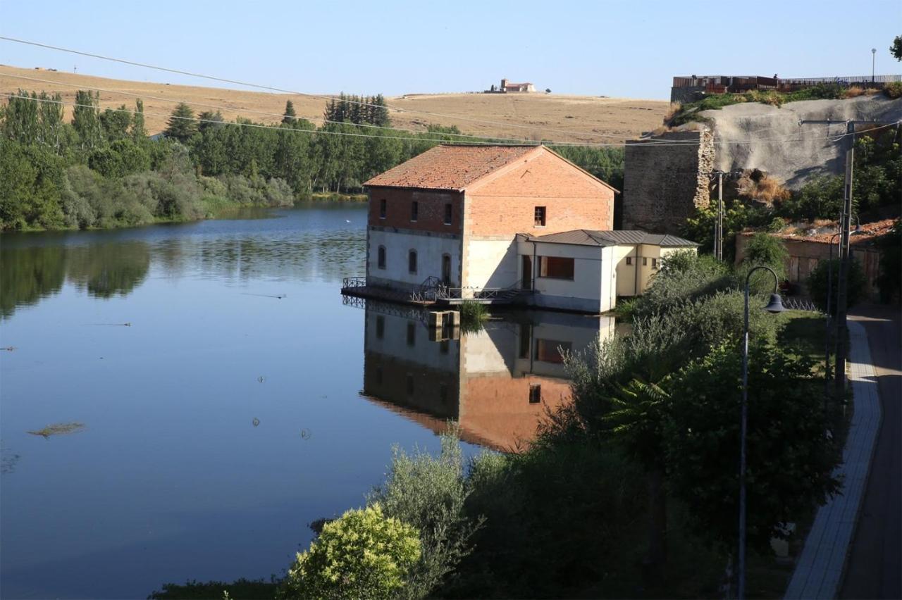 Apartamento Alojamiento LA DUQUESITA Alba De Tormes Exterior foto